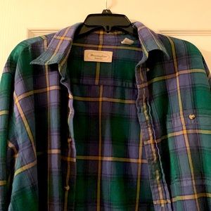 Herringbone Naturals men size L, flannel button down shirt.  Green/gold stripes